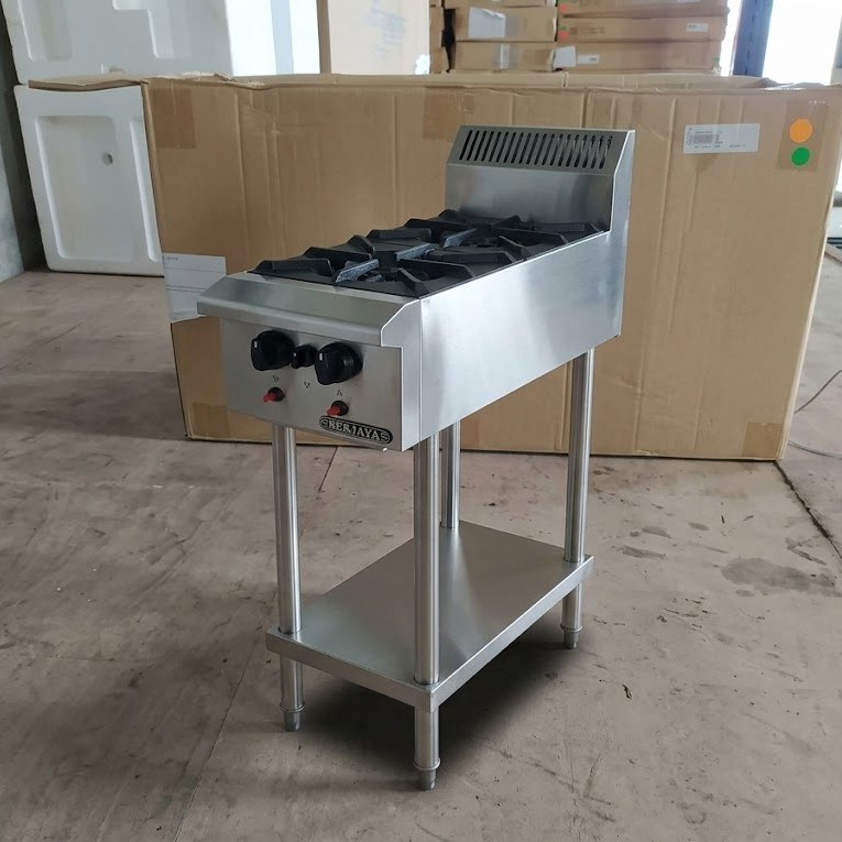 Bếp âu 2 họng chân đứng Berjaya OB2FS-17, chụp thực tế trong kho, bếp hai họng đặt trên chân đứng