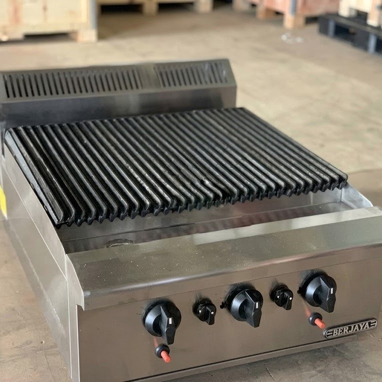 Bếp nướng dùng gas Berjaya CB3B-17, cận cảnh vỉ nướng và núm điều khiển