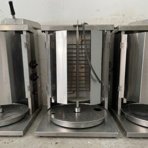 Máy nướng thịt kebab, tự động ( gas) Berjaya KM 3, chụp thực tế, các thiết bị nướng thịt đặt cạnh nhau, tấm chắn hai bên