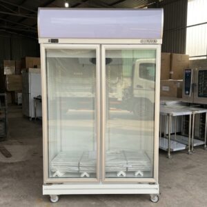 Tủ đông 2 cánh kính Berjaya 2D/DF-SM-EV, chụp thực tế trong kho, hai cánh kính, đèn hộp phía trên